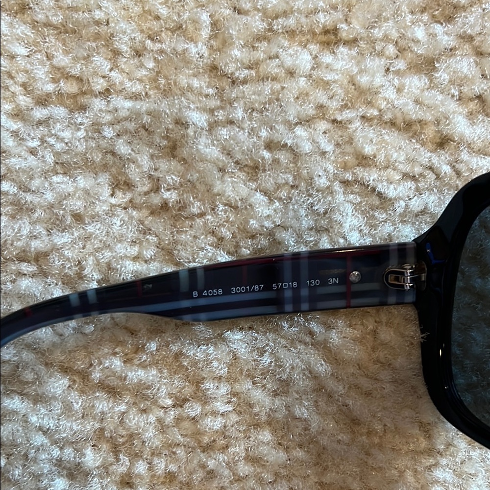 Burberry Black Women's Sunglasses - Picture 6 of 6